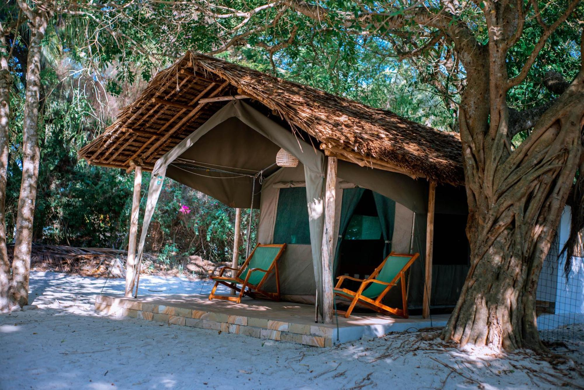 Хостел Mikadi Beach Camp & Backpackers Дар-ес-Салам Екстер'єр фото