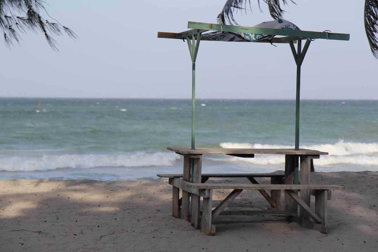 Хостел Mikadi Beach Camp & Backpackers Дар-ес-Салам Екстер'єр фото
