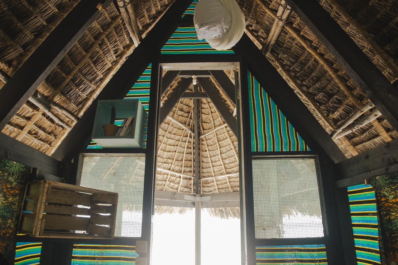 Хостел Mikadi Beach Camp & Backpackers Дар-ес-Салам Екстер'єр фото